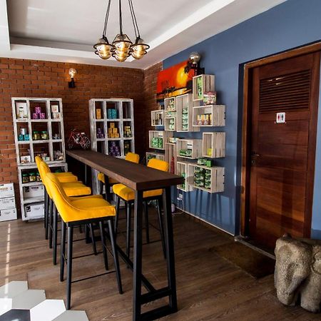 Teatalk Hotell Colombo Exteriör bild